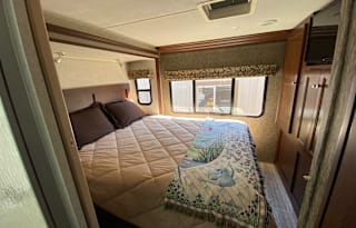 30 Feet of Luxury!