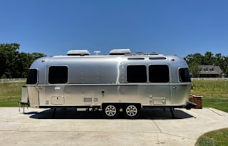 2022 Airstream RV Flying Cloud 25 FB - "Goose"