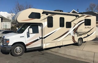 2017 Thor Motor Coach Four Winds 28Z