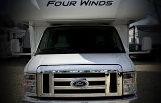 Thor Four Winds Motor Coach 28