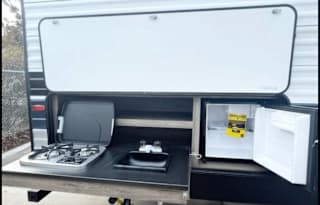 2022 Zinger 2 BR Bunkhouse - perfect for families!