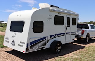 Easy to tow modern camper