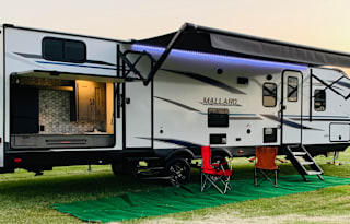 ☆Big Papa☆ 2021 Heartland Mallard M33