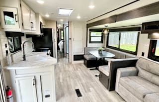 2023 Jayco - 2 Bdrm - KING bed! *Delivery Only*
