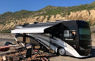 Family approved fully equipped RV Sleeps 5