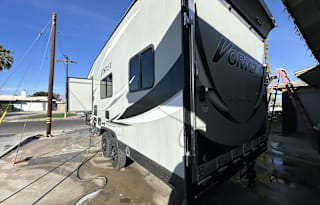 self-contained toy hauler on board fuel, generator