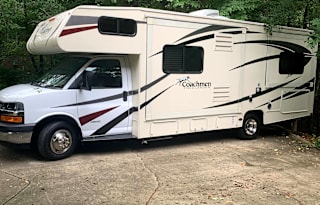 2019 Coachmen RV Freelander 26DS Chevy 4500