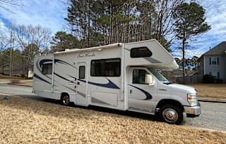 Free 200 miles/night! -  30' Thor FourWinds ClassC