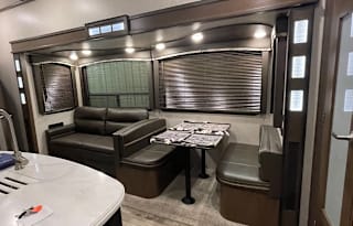 High Class 2020 key Stone COUGAR 364BHL