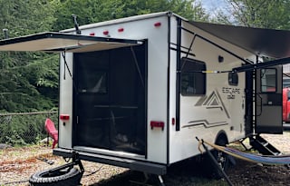 2022 KZ Escape Hatch M-17