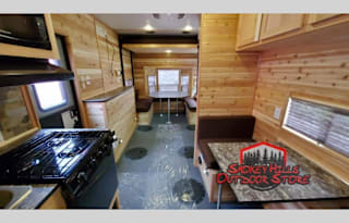 2021 Ice Castle Fish Houses RV Edition 8 x 17V RV Edition