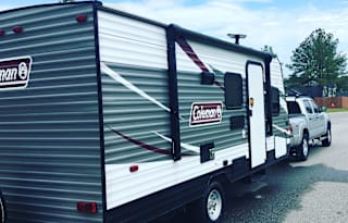 2018 Coleman Lantern 17FQ-Bunkhouse Camper!