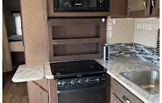 2018 Thor Freedom Elite: Sleeps 10 drive anywhere