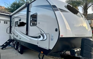 A&A's cozy couple camper