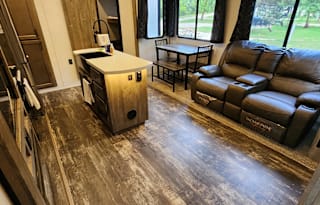Glamping: Sabre 38DBQ w/ Delivery, 2 BR & 2 bath