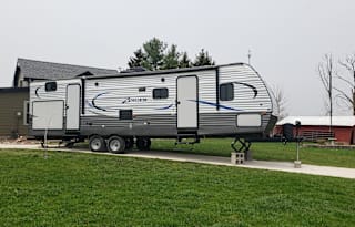 2017 CrossRoads RV Zinger ZR333DB