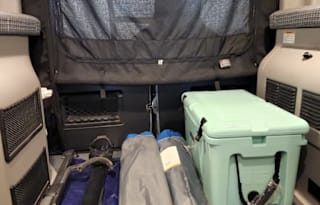 4WD Winnebago REVEL Montana: Rosie UNLIMITED MILES