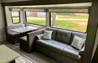 Your perfect getaway! We deliver and set up!