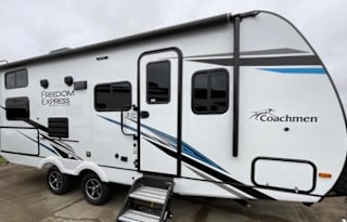 2022 Coachmen RV Freedom Express Ultra Lite 238BHS