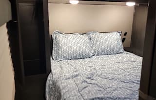 2019 Venture RV SportTrek 320VIK