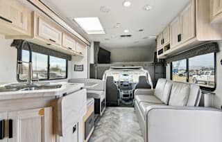 2022 Forest River Sunseeker 3050S: Spacious