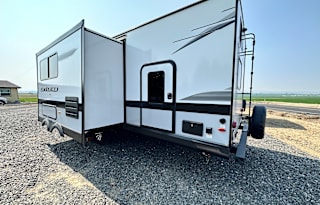 2023 Jayco Jay Feather Bunkhouse Sleeps 10