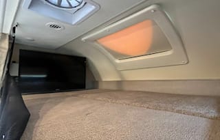 'Quinn' 2018 Thor Motor Coach Quantum WS31