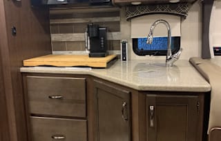 Unlimited Miles! Sleeps 12 - Bunk House  -5 TVs!