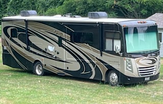 2016 Thor Motor Coach Challenger 36TL