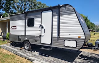 Fun Camper for Small Families Fully Stocked