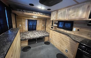 2023 Ice Castle Walleye Chaser