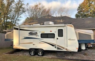 Easy Towing Coachman with 3 Full size Queen beds!!!
