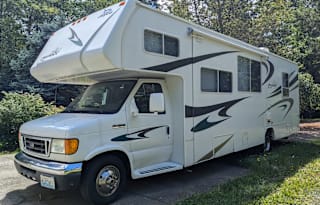 Class C Motorhome - Pet Friendly