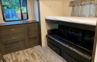 2018 Forest River Heritage Glen 30 ft