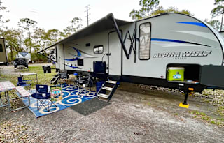 Aventure Awaits!! Cherokee Alfa Wolf Rental