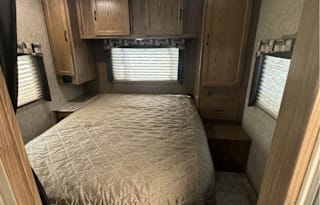 Family RV + Free E-Bike! 2017 Coachmen 27QB