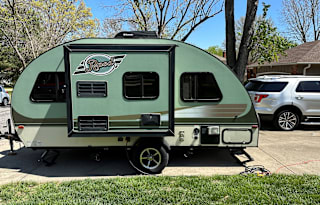 Cute and Cozy 2016 Forest River R-Pod 177