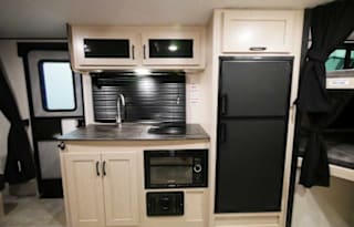 2022 Coachmen- Lightweight, Quick Set Up & Stocked