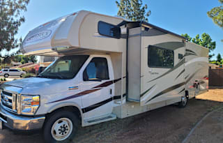 2018 Coachmen RV Leprechaun 310BH Ford 450