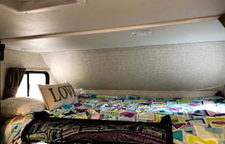 Roomy Family Fun Seeker! w/ 2 Slide Outs