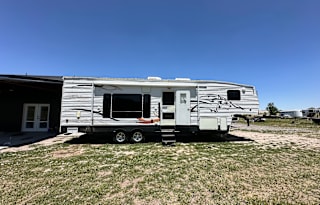 Orona Happy Camper KID FRIENDLY trailer renta!