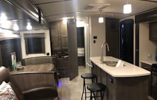 2018 Crossroads RV Sunset Trail Super Lite SS331BH