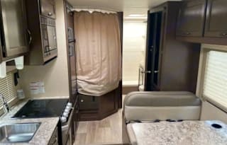 Compact Class C- Sleeps 6  - 2019 Coachmen Freedom