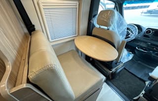 Vantonio Banderas - Winnebago Boldt 70BL