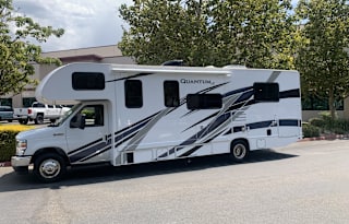 2022 Thor Ouantum LC28 is Ready for Adventure