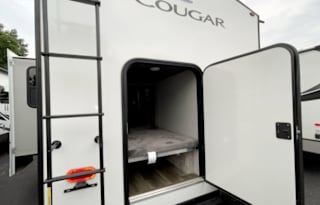 Watts-Up Cougar Half-ton Bunkhouse