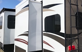 2015 Keystone RV Cougar 31SQBWE