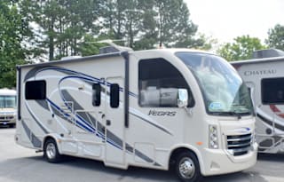 2014 Thor Motor Coach Vegas 24 1