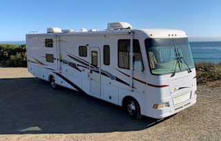 Family RV with Bunk Beds!!