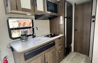 2021 Prime Time RV Avenger LT 17BHS